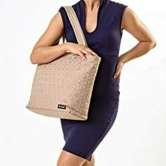 Fit & Fresh Quilted Tan Tote Bag with Insulated interior - Picture 3 of 12
